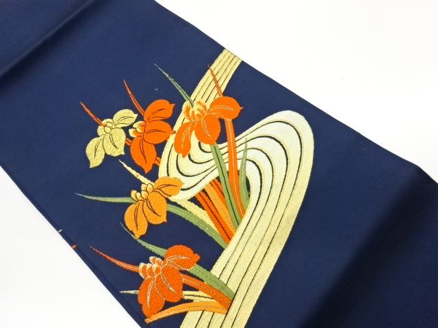 菖蒲に流水模様織出し名古屋帯